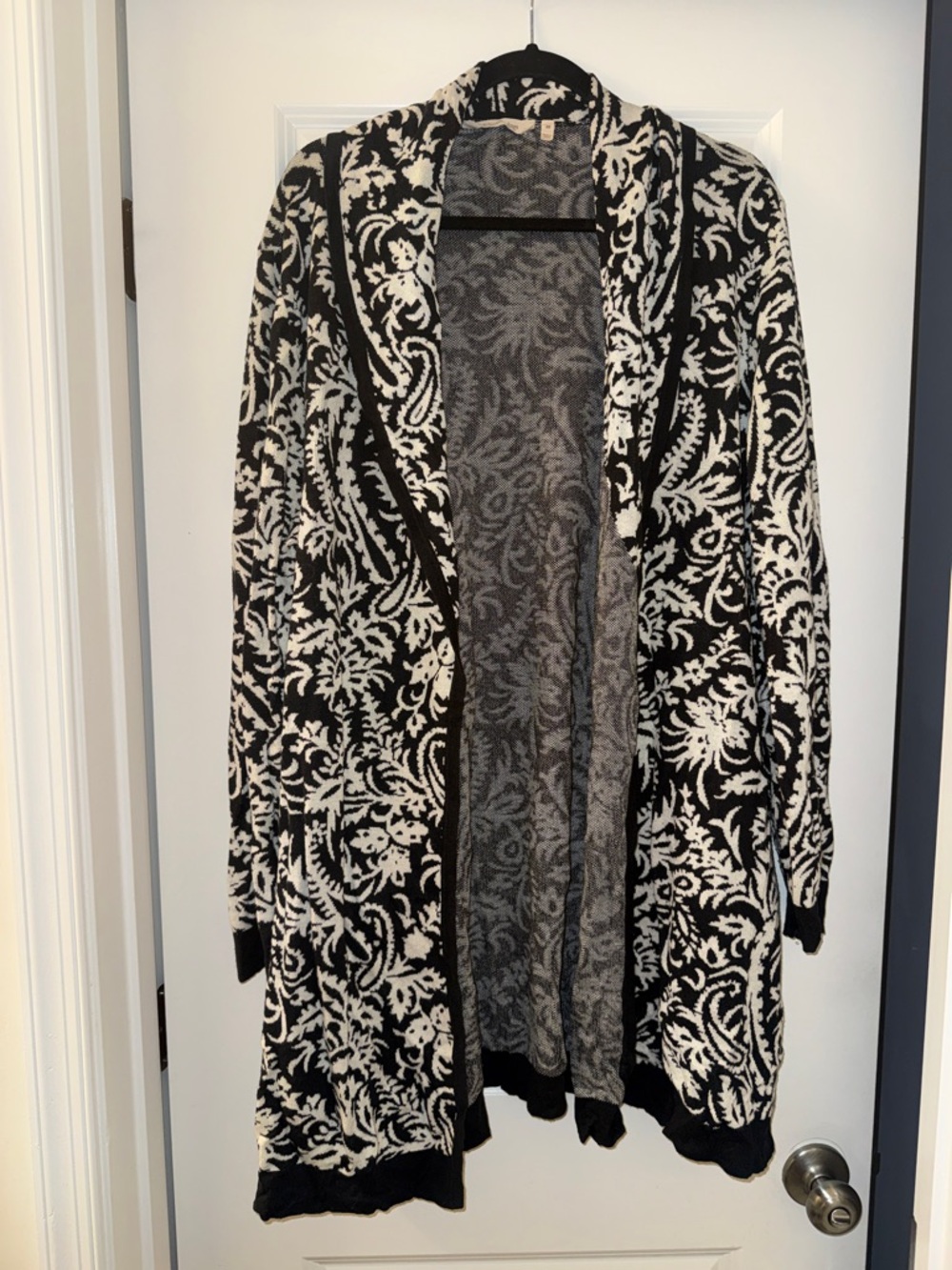 Soft Surroundings Black and White Floral Damask Open-Front Cardigan